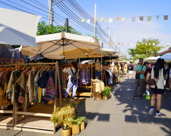 享受飯店自由時光→機場(純機場接送、中文導遊送機)→台北