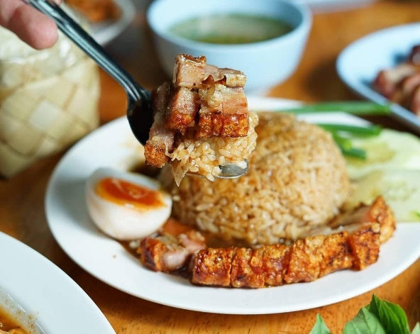 真心文創市集JJ Market→推薦小吃~甕烤脆皮豬→BIG C伴手禮購買→清邁觀光夜市