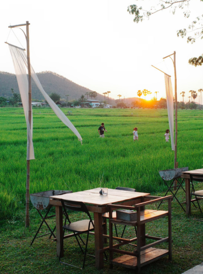 真心市集JJ Market(平日換瓦洛洛市場)→嘟嘟車遊覽古城 (塔佩門、柴迪隆寺、帕辛寺、水果街)→露營風燒烤BBQ