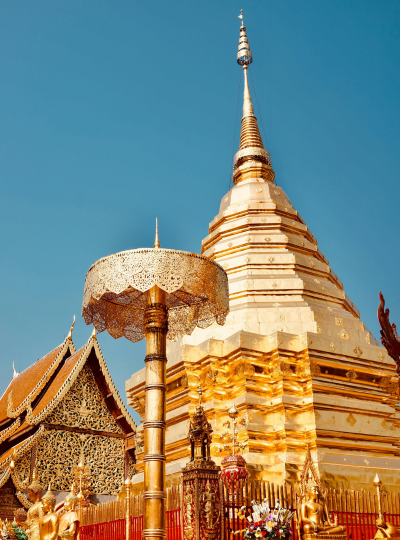 DAY1 台北→清邁→泰式粉麵店(多種麵食可做挑選)→雙龍寺(含電梯上、下山,免爬山)→泰式瑜伽按摩1小時→洋房花園泰菜餐廳