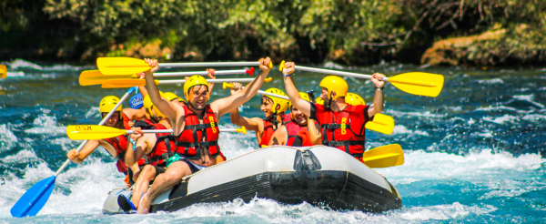 精彩活動二選一(湄登河激流泛舟&ATV越野車 或 飛索12站＆4個設施體驗)→尼曼商圈自由逛街(可另外推薦米其林、在地小吃、文青商品、咖啡廳)→泰式按摩 60 分鐘